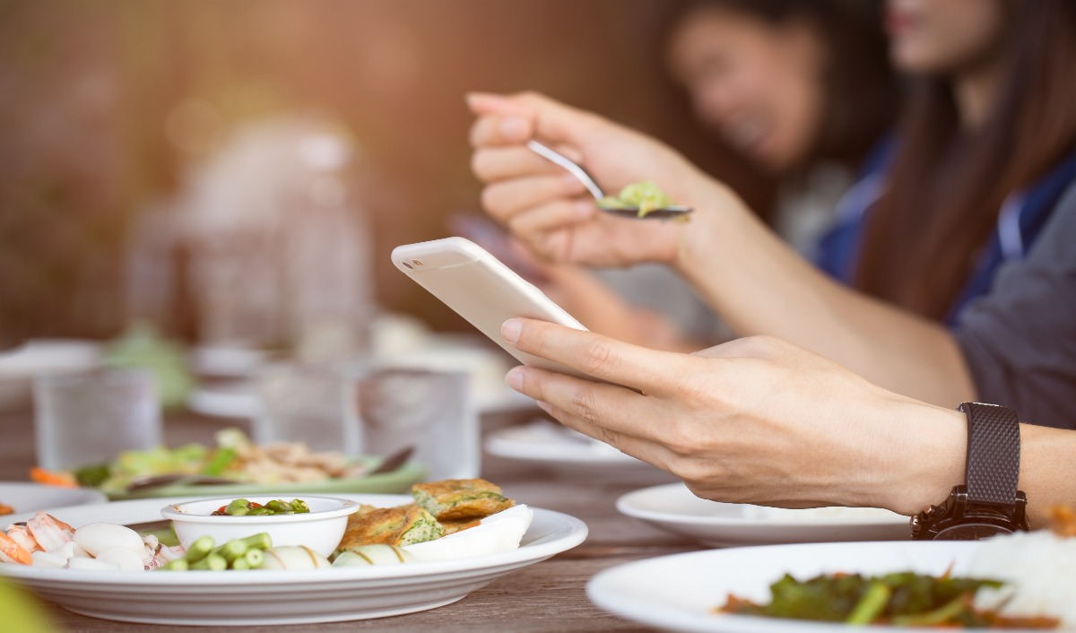 being on phone can help you lose weight