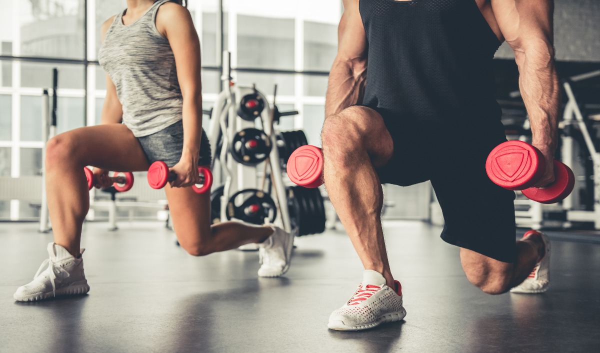 Chisel your abs with lunges